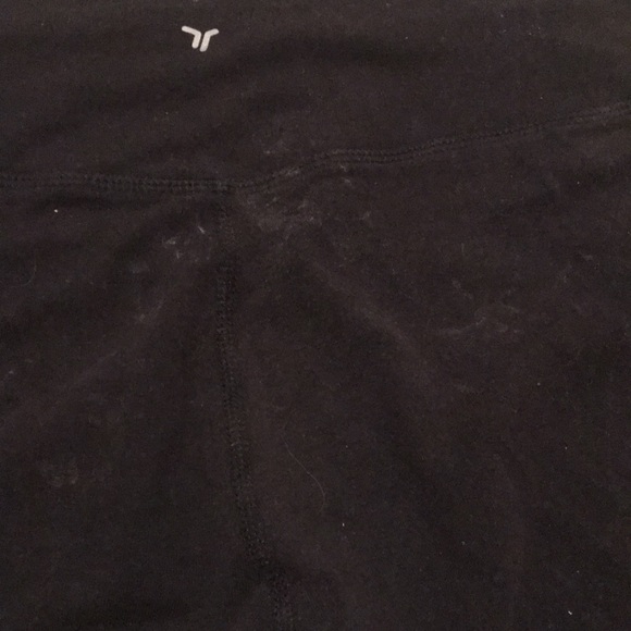 Old Navy Active PowerChill Extra High-Rise Leggings - Picture 6 of 6